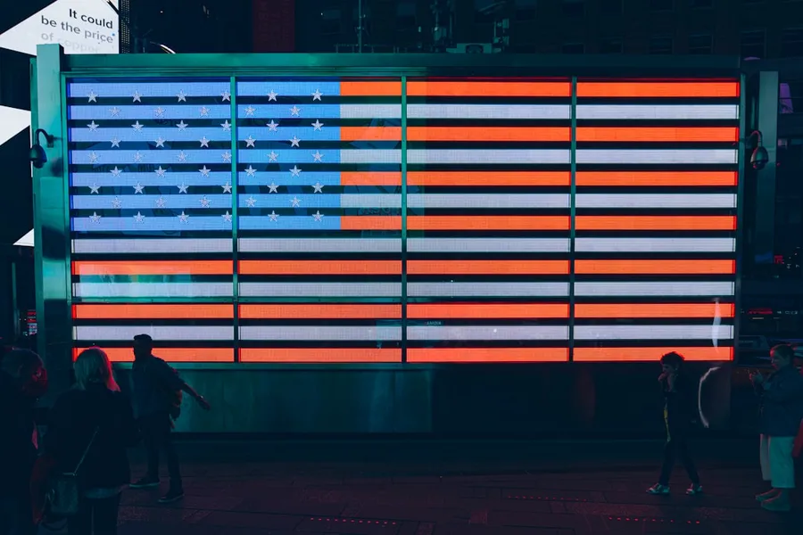 US stock market trading screen night 관련 모습